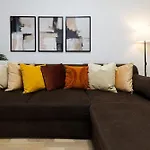 Amalia - Quiet 1Br Apartment With Parking & Wi-Fi