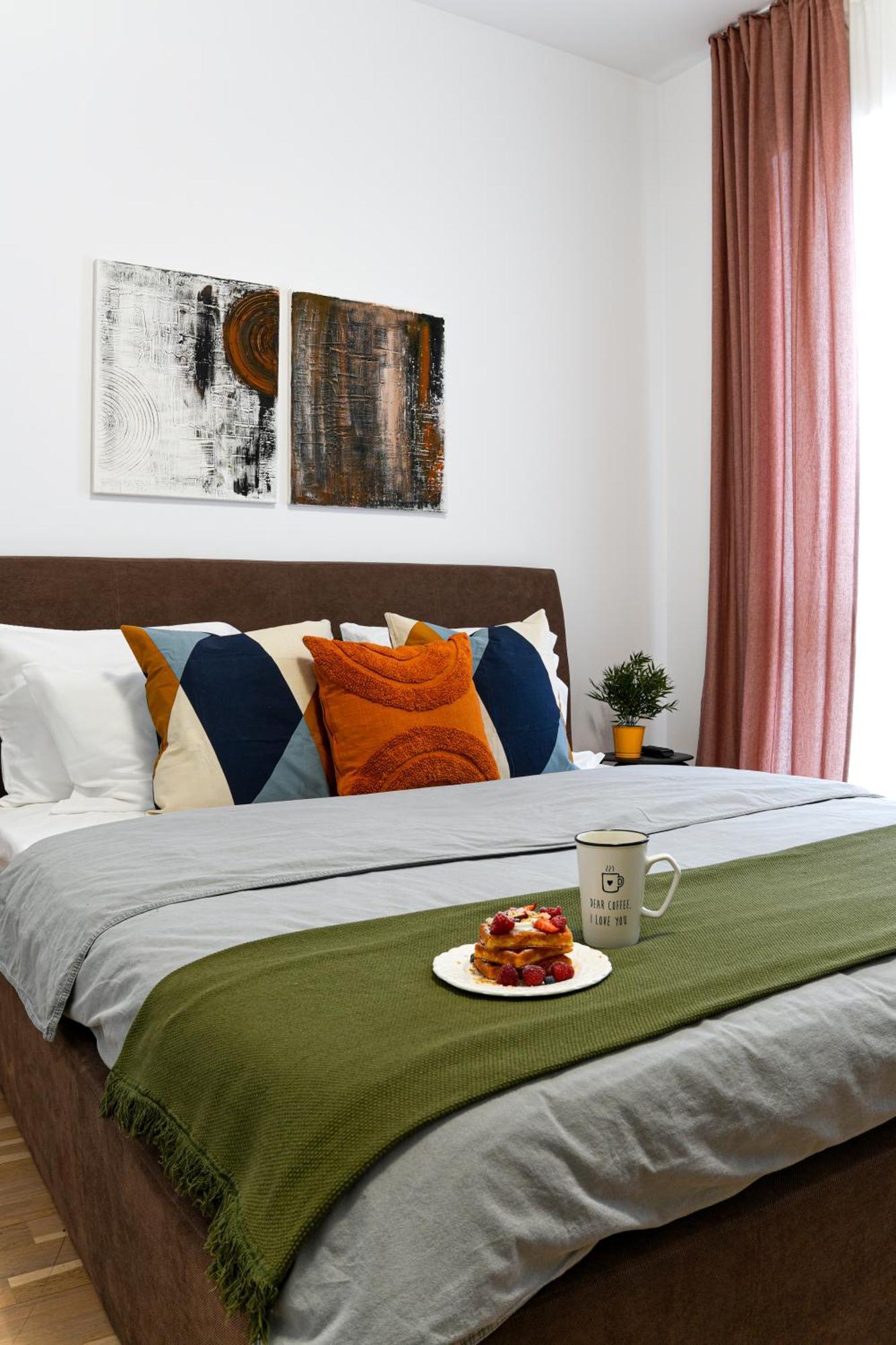 Appartamento Amalia - Quiet 1br With Parking & Wi-fi