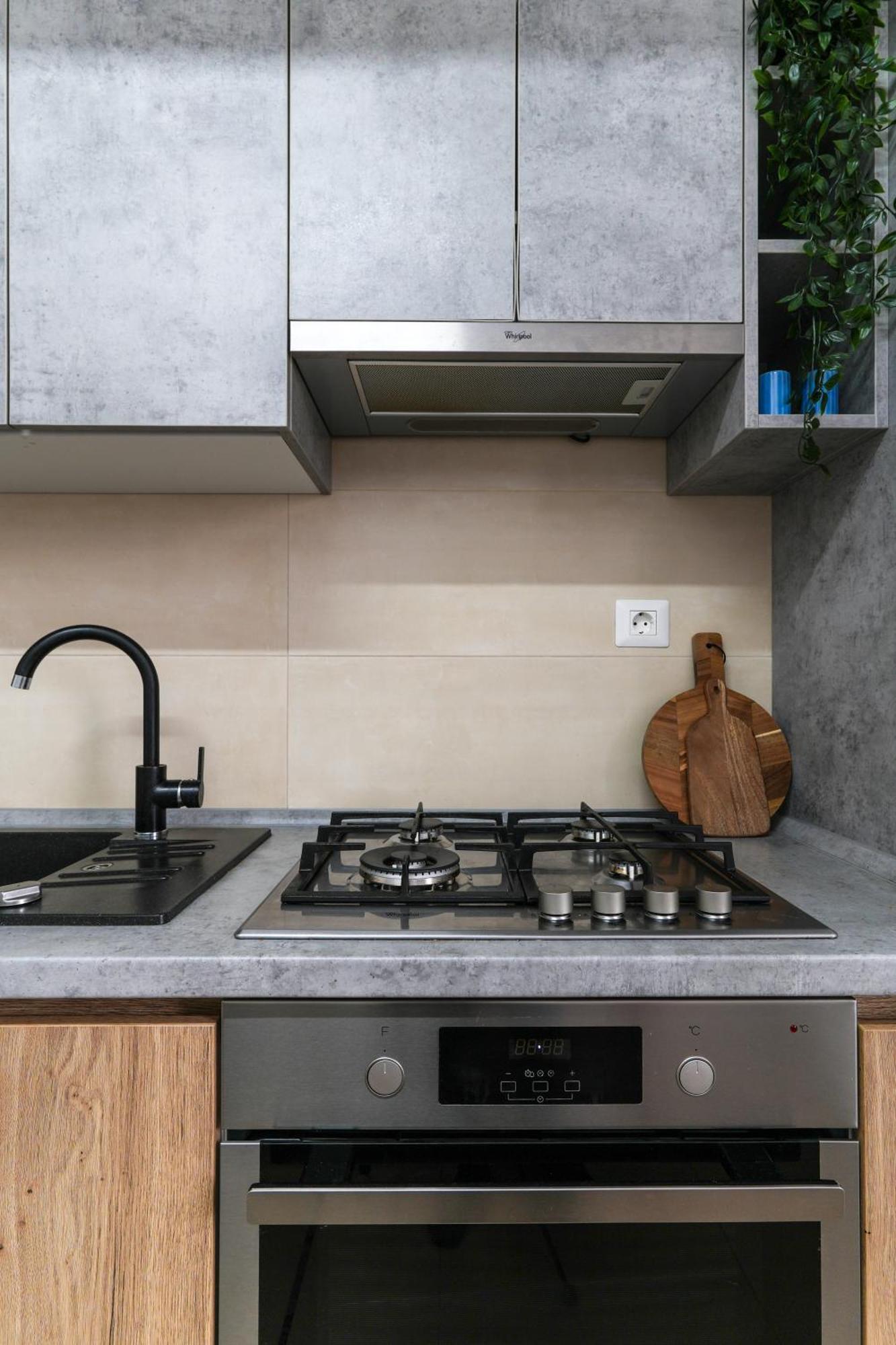 Amalia - Quiet 1br With Parking & Wi-fi Bucharest